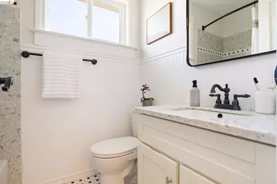 725 54th St, Oakland, CA 94609 - Photo 33