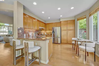 24986 Silverthorne Pl, Hayward, CA 94544 - Photo 17