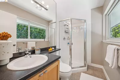 11 Huntleigh Rd, Piedmont, CA 94611 - Photo 43
