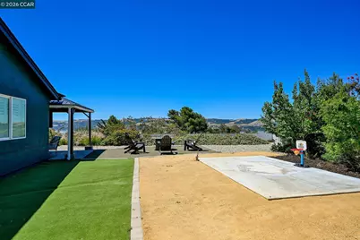 274 James Ct, Benicia, CA 94510 - Photo 35