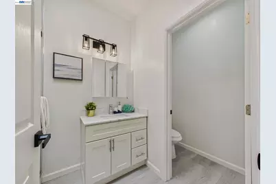 718 26, Oakland, CA 94612 - Photo 19