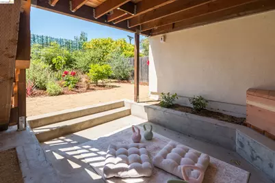 463 44th St, Oakland, CA 94609 - Photo 29