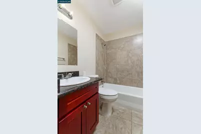 5206 Priscilla Ln, Sacramento, CA 95820 - Photo 5