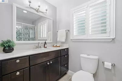 6221 Broadway Ave, Newark, CA 94560 - Photo 17