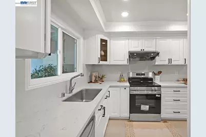 34352 Newton Ct, Fremont, CA 94555 - Photo 9