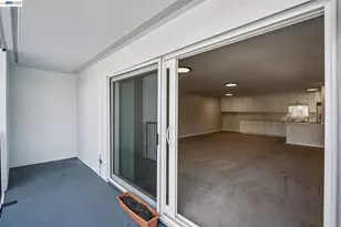 960 Shorepoint Ct, Alameda, CA 94501 - Photo 25