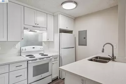 960 Shorepoint Ct #120, Alameda, CA 94501 - Photo 11