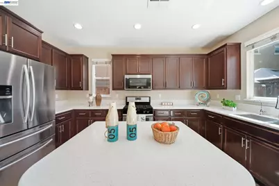 2631 Clarita Dr, Pittsburg, CA 94565 - Photo 15