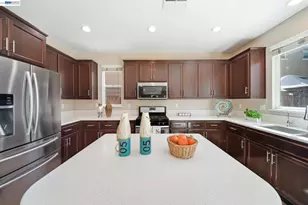 2631 Clarita Dr, Pittsburg, CA 94565 - Photo 15