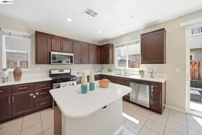 2631 Clarita Dr, Pittsburg, CA 94565 - Photo 13