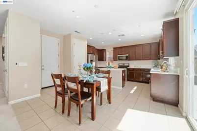 2631 Clarita Dr, Pittsburg, CA 94565 - Photo 9