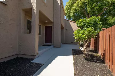 31 Campo Verde Circle, San Pablo, CA 94806 - Photo 3
