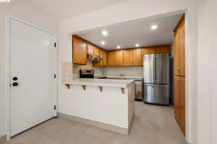 31 Campo Verde Cir, San Pablo, CA 94806 - Photo 9