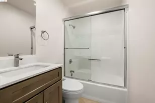 31 Campo Verde Cir, San Pablo, CA 94806 - Photo 15
