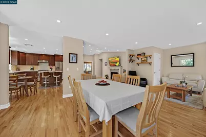 8 Bath Ct, San Ramon, CA 94583 - Photo 17