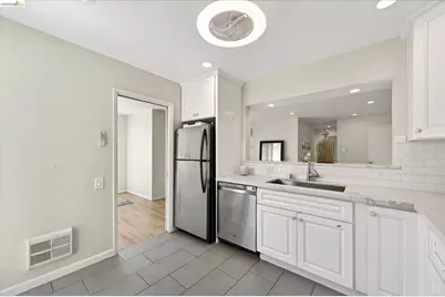 365 Perkins St #201, Oakland, CA 94610 - Photo 11