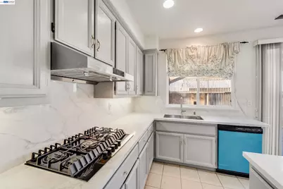 2295 Regatta Way, San Leandro, CA 94579 - Photo 13