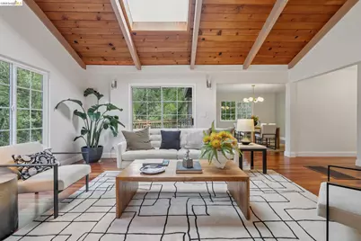 6785 Aitken Dr, Oakland, CA 94611 - Photo 5