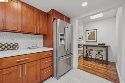 6785 Aitken Dr, Oakland, CA 94611 - Photo 17