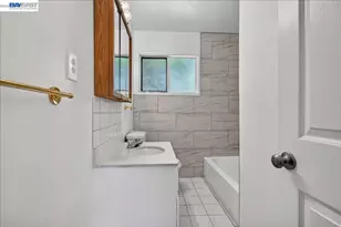 19762 Hathaway Ave, San Lorenzo, CA 94541 - Photo 15