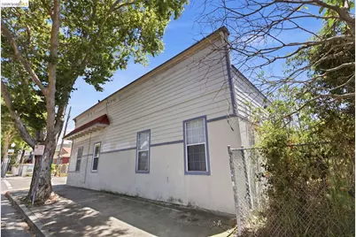 2207 Bonar St, Berkeley, CA 94702 - Photo 31