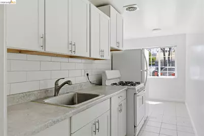 2207 Bonar St, Berkeley, CA 94702 - Photo 15