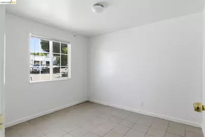 2207 Bonar St, Berkeley, CA 94702 - Photo 17