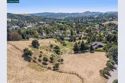 1966 Joseph Dr, Moraga, CA 94556 - Photo 3