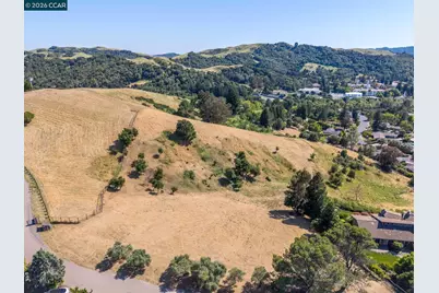 1966 Joseph Dr, Moraga, CA 94556 - Photo 1