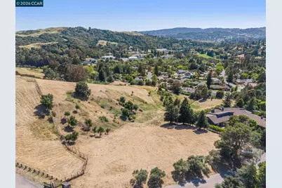 1966 Joseph Dr, Moraga, CA 94556 - Photo 1