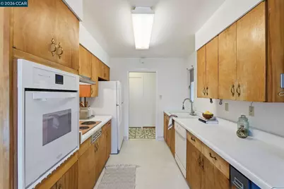 902 Glennan Dr, Redwood City, CA 94061 - Photo 11
