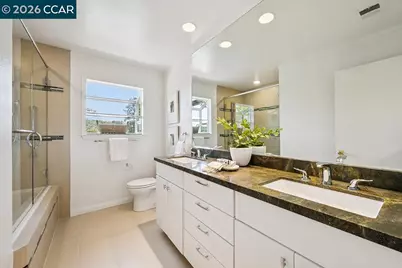 8 Ketelsen Ct, Moraga, CA 94556 - Photo 19