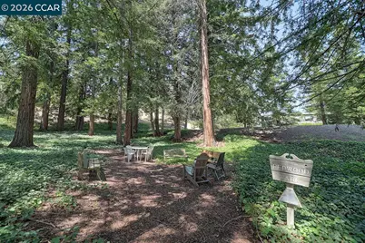 1417 Oakmont Dr #2, Walnut Creek, CA 94595 - Photo 13