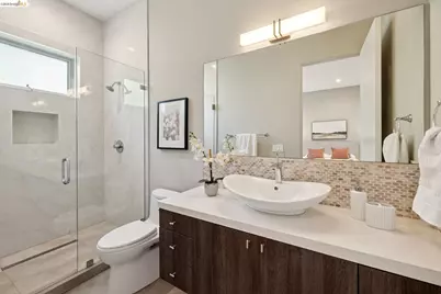 25 Diablo Dr, Oakland, CA 94611 - Photo 47