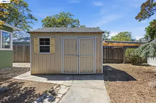 16010 Via Sevilla, San Lorenzo, CA 94580 - Photo 23