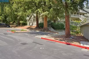 400 Suntree Ln, Pleasant Hill, CA 94523 - Photo 35