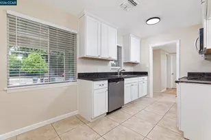 4300 42nd Ave, Sacramento, CA 95824 - Photo 3