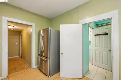 1820 International Blvd, Oakland, CA 94606 - Photo 9