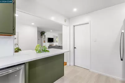 17381 Via La Jolla, San Lorenzo, CA 94580 - Photo 11