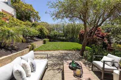 110 Somerset Rd, Piedmont, CA 94611 - Photo 63