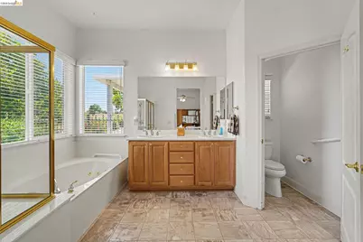 979 Centennial Dr, Brentwood, CA 94513 - Photo 23