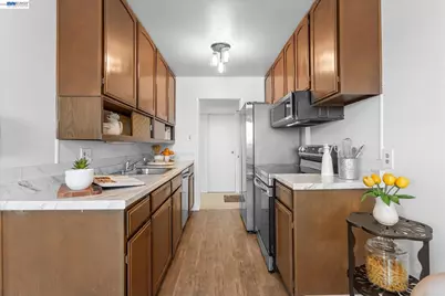 2137 Otis Drive #302, Alameda, CA 94501 - Photo 13