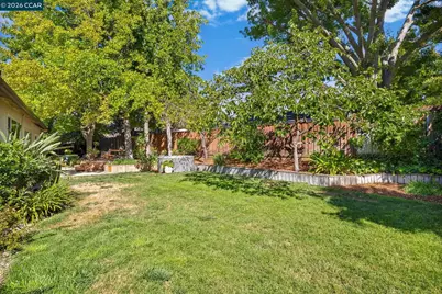 1924 Woodmoor Ct, Concord, CA 94518 - Photo 11