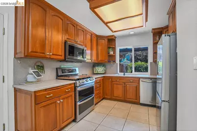 1249 Heavenly Dr, Martinez, CA 94553 - Photo 15