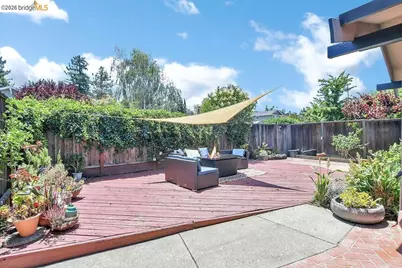 1249 Heavenly Dr, Martinez, CA 94553 - Photo 5