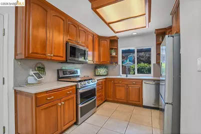 1249 Heavenly Dr, Martinez, CA 94553 - Photo 15