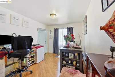 5936 Martin Luther King Jr Way, Oakland, CA 94609 - Photo 37