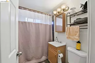 5936 Martin Luther King Jr Way, Oakland, CA 94609 - Photo 15