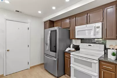 7722 Chantilly Dr, Dublin, CA 94568 - Photo 11