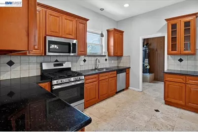 2836 Myrtle St, Oakland, CA 94608 - Photo 45